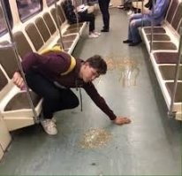 А мог нарисовать как суп с пола кушают,