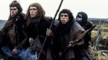 Плохо помнишь . Пересмотри. Рон пытался, но ему обломалось. Счастливчик второй слева. Эверет МакГилл.