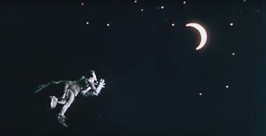 Первым на Луне был чёрт.