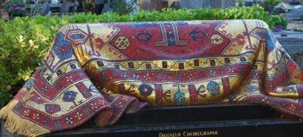 МОГИЛА РУДОЛЬФА НУРЕЕВА