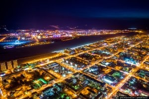 На переднем плане Росиия, за рекой - Китай.