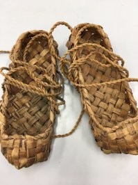 Левые, правые... С каблуком и без..