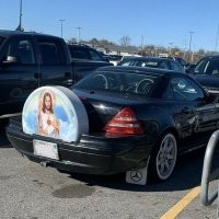 Машина не ведро , а гоняет на гнутом диске .