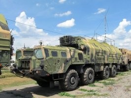 Подвижный КП ракетной дивизии РВСН сам может закопать кого угодно.