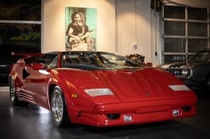 «Капсула времени» за миллион долларов: Lamborghini Countach 1990 года проехал всего 250 километров с момента выпуска