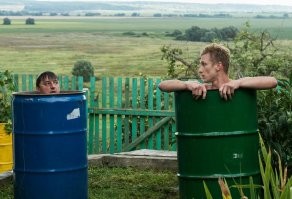 Да что они все понимают... Вот бассейн!