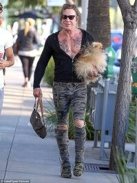 Микки Рурк.