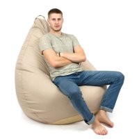 Мешок, наполненный чаще всего гранулами ПВХ, или вспененым полистиролом. Подразумевается, что он должен принимать любую форму. Так сказать подстраиваться под контуры тела. На деле он не подстраивается ни под что. И усесться на него с удобством, очень большая проблема.