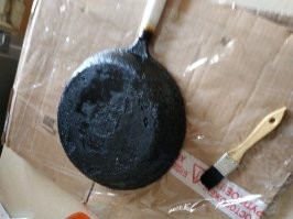 Это насколько надо эбануцо, чтоб в голову попала мысль чистить нагар корвалолом? Чего не бальзамом Звёздочка?
Вот реальная рабочая тема если кому надо. Для особо запущенных случаев.