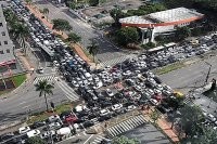 Наглядная иллюстрация к теме "Взаимоблокировка процессов" из учебника.