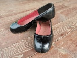 Наш ответ лабутенам был от Красного треугольника!