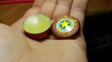 Достать и подарить звезду - каждый сможет. 
 А чтобы открыть звезду - вот где способности нужны!