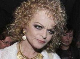 "... нейросети зачастую вызывают эффект зловещей долины..."

Зловещая Долина: