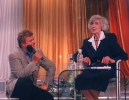 Любимая "тётя Валя". Спокойной ночи, малыши. В гостях у сказки. Ну и постарше - -От всей души.