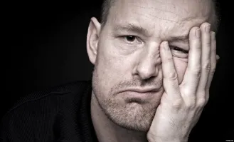 Моё лицо когда 20-ти летний пытается рассказать мне про забавы моего детства