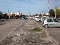 Только надо учесть что такая граница в самом городе а на выездах из него стоит полноценный пограничный пункт пропуска.  Просто был договор между странами что бы в нём небыло контроля.