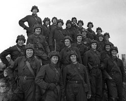 Вот люди тяжелых профессий. Настоящих тяжелых.