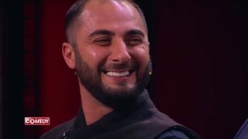 Нападающий: