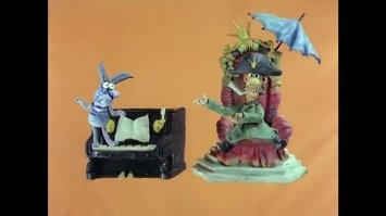 Парень сделал дверь в стеллаже, которая ведёт в секретную комнату