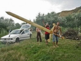 В Японии археологи нашли гигантский меч длиной в несколько метров