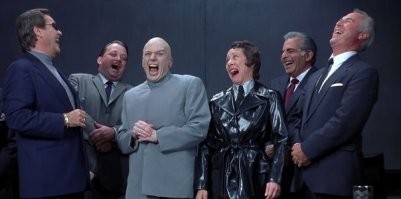 Странная семейка в московском подъезде