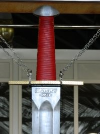 В Японии археологи нашли гигантский меч длиной в несколько метров