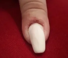 Пздц, это от какого животного коготь?!