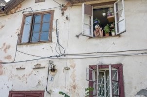 ипааать проблема! вот, наше аварийное жильё афтора ниипёт! нам жалеть англичан?! совсем афтар ипанулся, иноагент сраный!