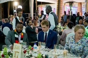 Да не волнуйтесь, сын там тоже был, даже с мамой, как же без Коли то можно?
А вообще, кроме Александра Григорьевича, сейчас есть две важные фигуры: Коля и шпиц, Вы это точно подметили!