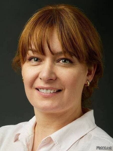 Ну, как тебе сказать. 
Есть такие устаревшие понятия, как священные узы брака, а для публичного человека, хоть и редкостного кондома, это должно быть важно, нет? 
Уверен, что вот эта тетя сильно огорчилась.