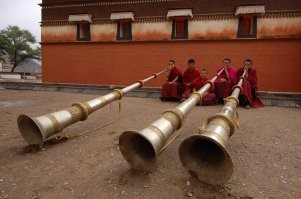 Какая  дудочка то маленькая.... Большая должна быть!