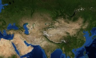Смотрите внимательно!
1 фото - удар огромного метеорита вскользь, показано красной стрелкой, оставлена гигантская рытвина.
Зелёными стрелками помечено то что смыло волной - это южная часть южной Америки и южная часть Африки.
Дальше была смыта Австралия, волна обошла вокруг Земного шара и смыла южную часть северной Америки, потом северную часть Африки и почти дошла до восточного края Евразии, на последних фото отчётливо видны следы стекания воды.
Потоп был, а уж как его описали очевидцы - не наше дело.