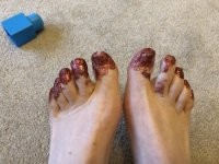 Эти ноги детские?