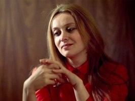 Ээээ может я и извращенец.
Но мне нравится молодая Терехова.
