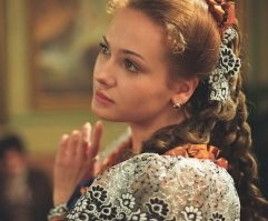 Странный список, разве что Ольга Кабо в нём по делу. Ну и "Бледная Настя" Корикова, хотя в этом сериале Екатерина Климова и Анна Горшкова поярче будут.