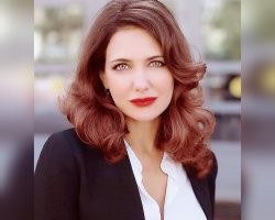 Странный список, разве что Ольга Кабо в нём по делу. Ну и "Бледная Настя" Корикова, хотя в этом сериале Екатерина Климова и Анна Горшкова поярче будут.