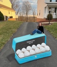 Американцы иронизируют по поводу подорожания яиц.