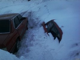 Нашел в загашниках. п. Шерегеш 2008 год. придомовая парковка.