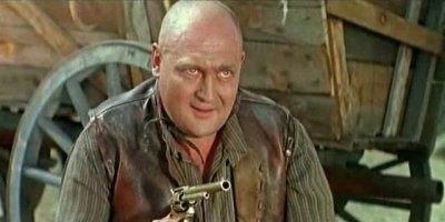 Рольф Хоппе памятен старшему поколению по ГДРовским вестернам, где он играл негодяев - "След сокола", "Белые волки".