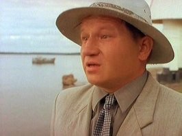 - Прокурор! Ну ты чего там?
 - Сопли вспомнил.
- Какие сопли?
- Да деревня моя находится меж двух речек: Большая и Малая Сопля.