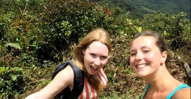 Одно из самых странных это исчезновение Крис Кремерс и Лисанн Фрон


Кому уж очень интересно - можно почитать у Ракитина на murders.ru
Да и вообще про них написано, наверное, больше, чем про всех исчезнувших, вместе взятых.