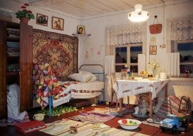 Это явный новодел. Сильно много элементов в одном месте, особо порадовали недоспелые помидоры и рядом горшок.
