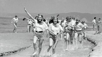Я был в Артеке в 78-ом. Майской-июньская смена . Дружина Янтарная, лагерь Горный.