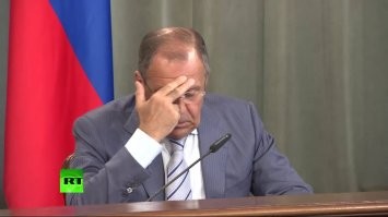 Что нам негоже: пострадавшим в Турции из Европы и США прислали вечерние платья и косметику