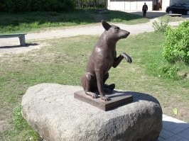 Достойна памятника!