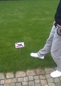 Там в черных шузах нельзя