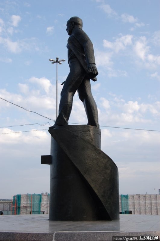 Гагарин, Саратов