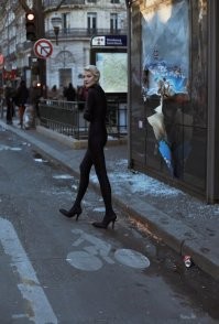 Может, скинемся Ренате на пальто? А то ходит по Парижу в трико своих, страну позорит...