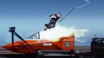 Поначалу отрабатывают на стенде, на земле... Зачем то же самое делать на лайнере???