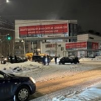 Тут рядом выкуп и обмен автомобиля, так, что далеко ходить не надо....